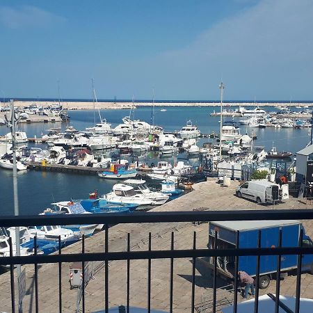Casanelmare Apartment Mola di Bari Bagian luar foto